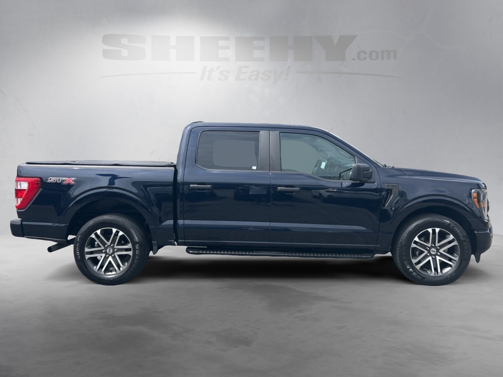 2023 Ford F-150 XL photo 2