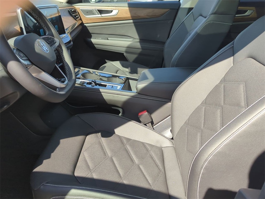 2026 Volkswagen Atlas SE Technology photo 17