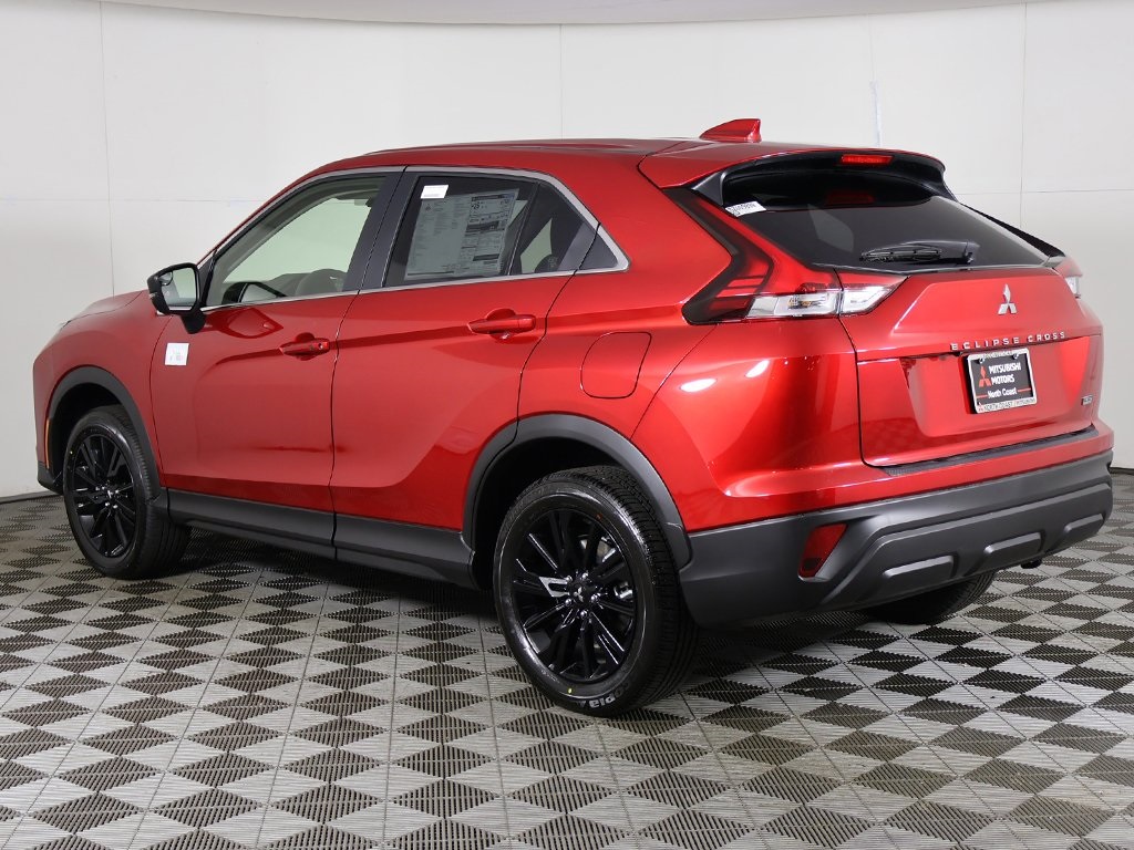 2025 Mitsubishi Eclipse Cross LE photo 16