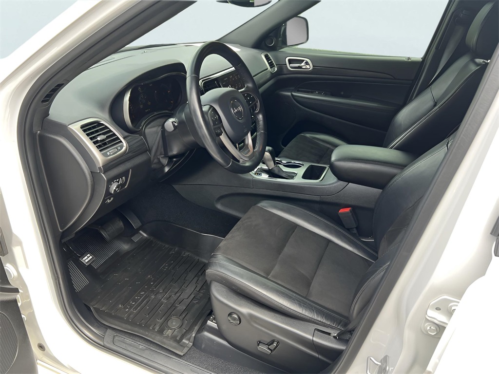 2020 Jeep Grand Cherokee Altitude photo 22