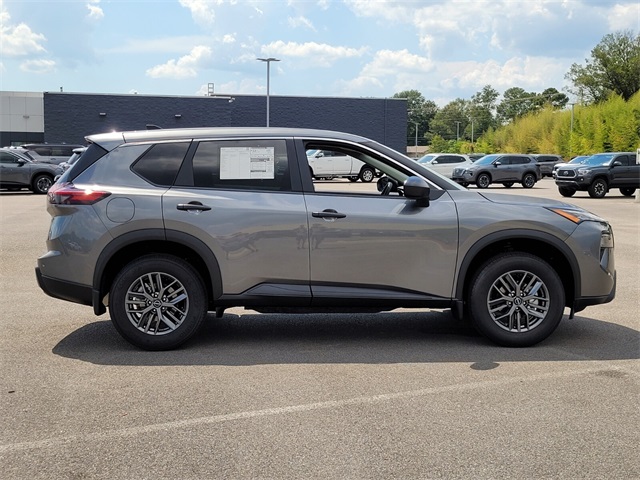 2026 Nissan Rogue S photo 2