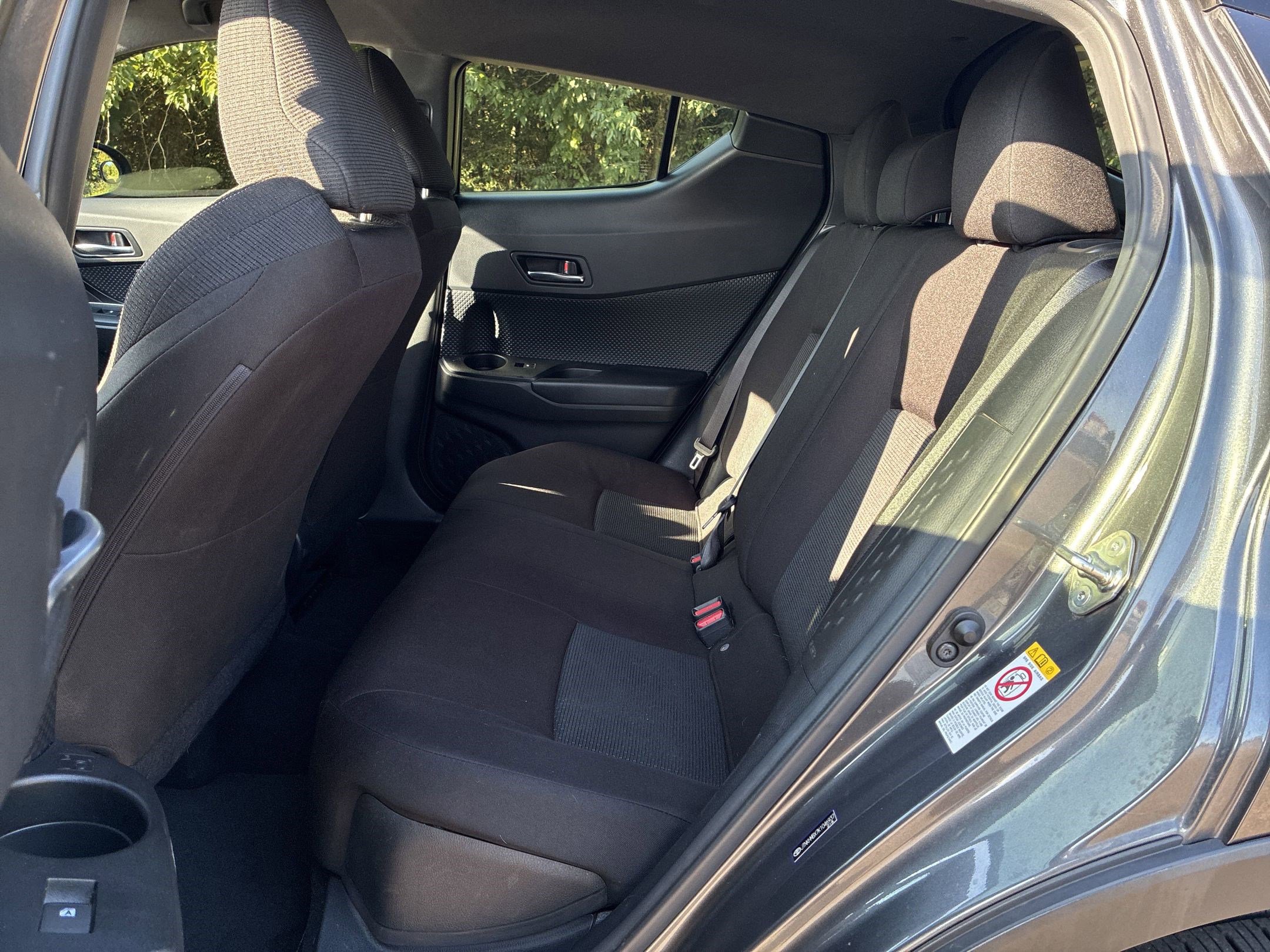2019 Toyota C-HR XLE photo 12