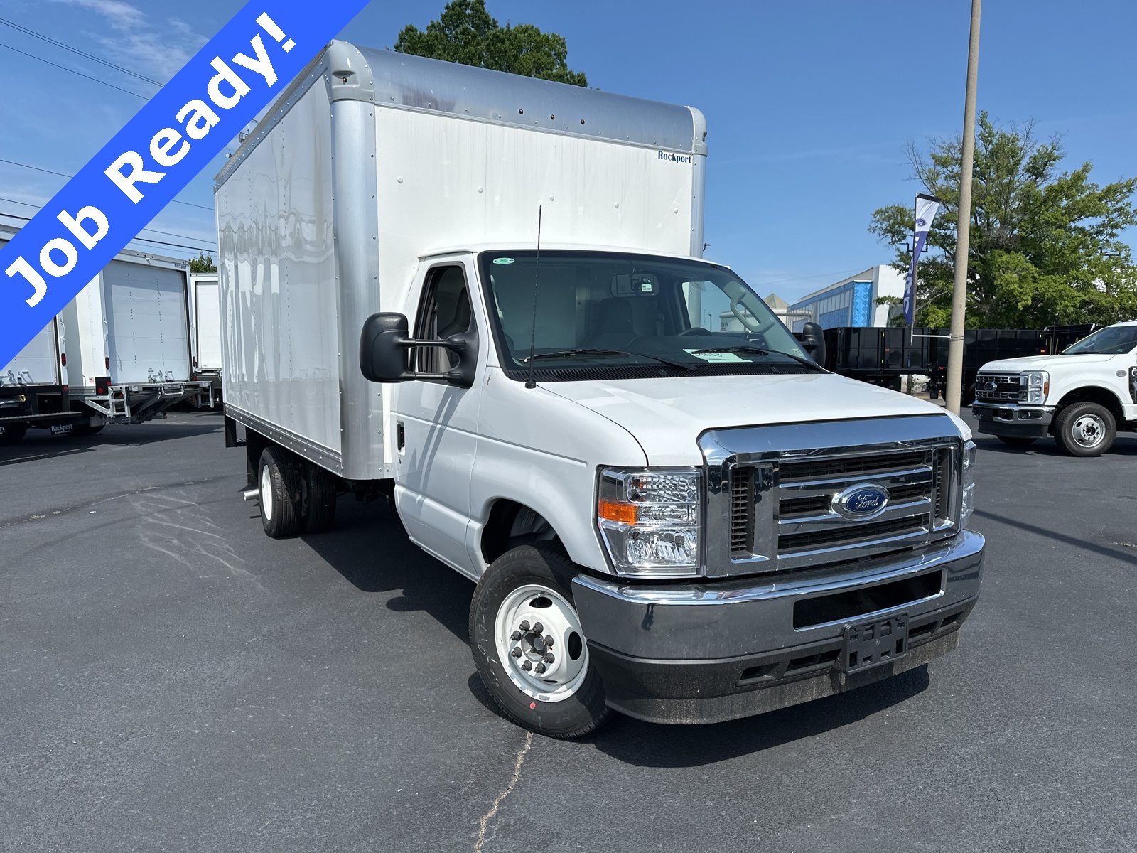 2025 Ford E-Series Cutaway Base's photo