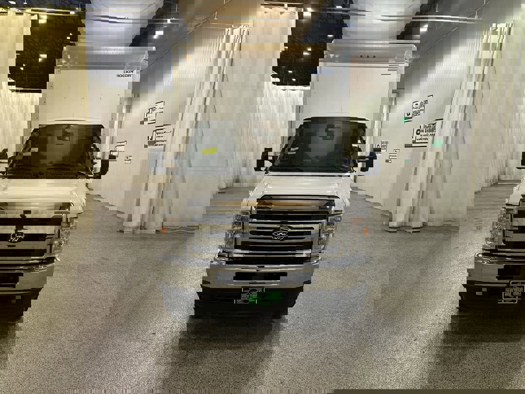 2026 Ford E-450 photo 2
