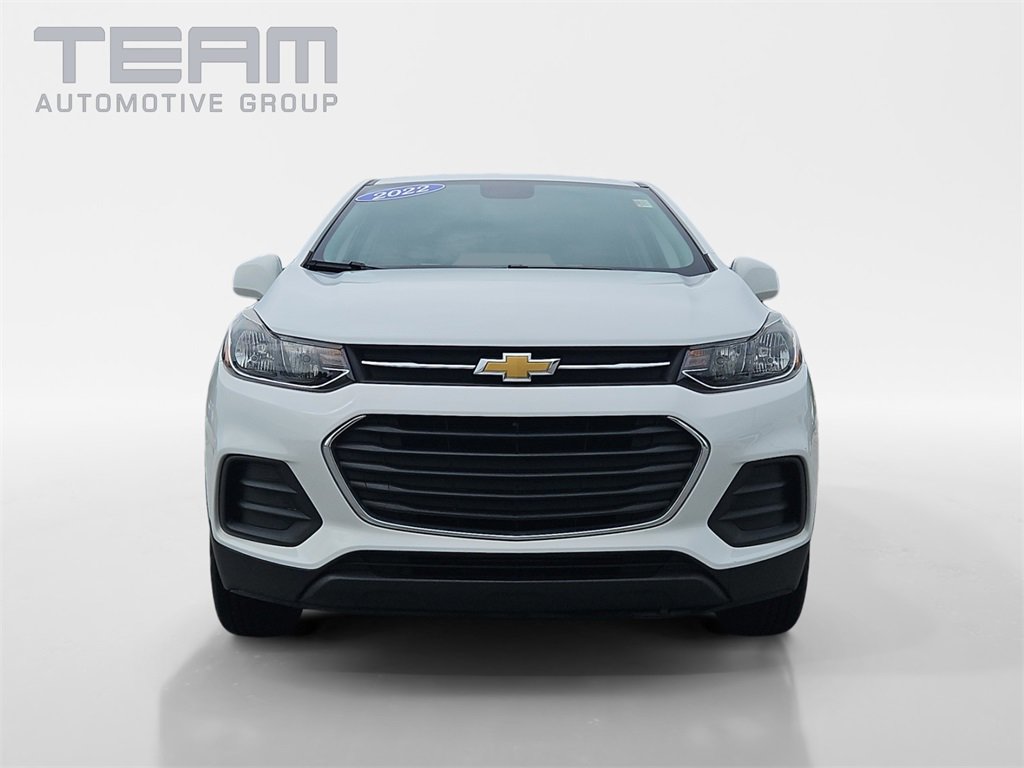 2022 Chevrolet Trax LS photo 2