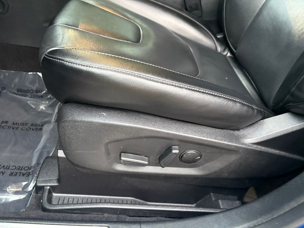 2022 Ford Edge Titanium photo 14