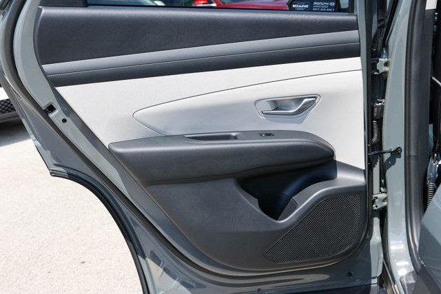 New 2025 Gray Hyundai SEL Convenience FWD image 11
