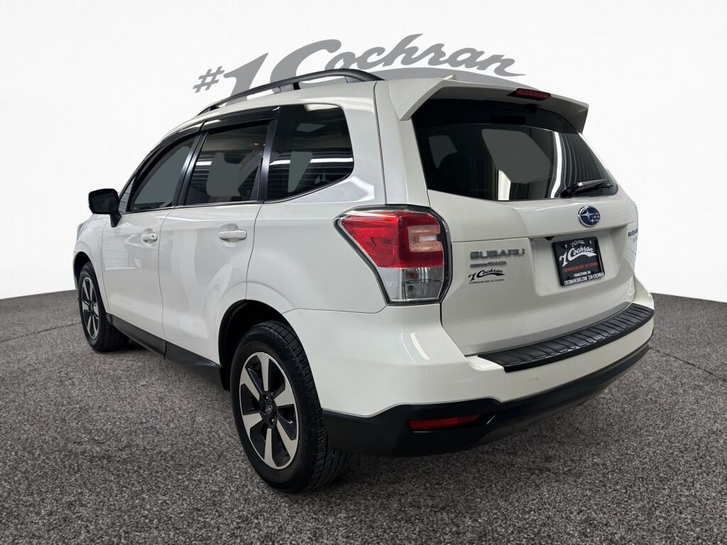 2017 Subaru Forester Premium photo 19