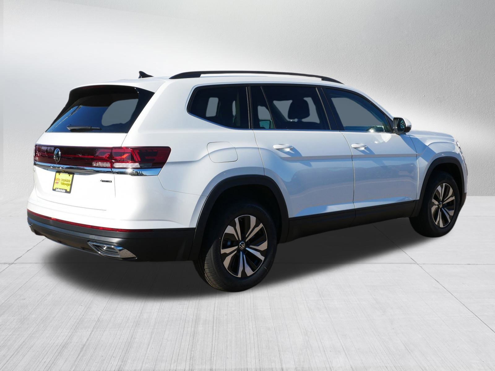 2026 Volkswagen Atlas SE photo 3