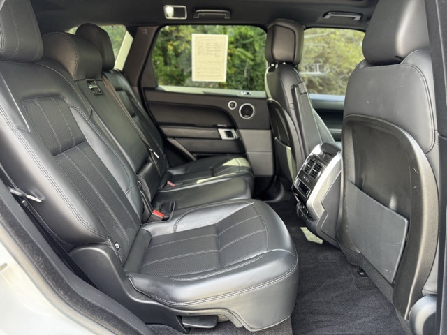 2019 Land Rover Range Rover Sport HSE photo 18