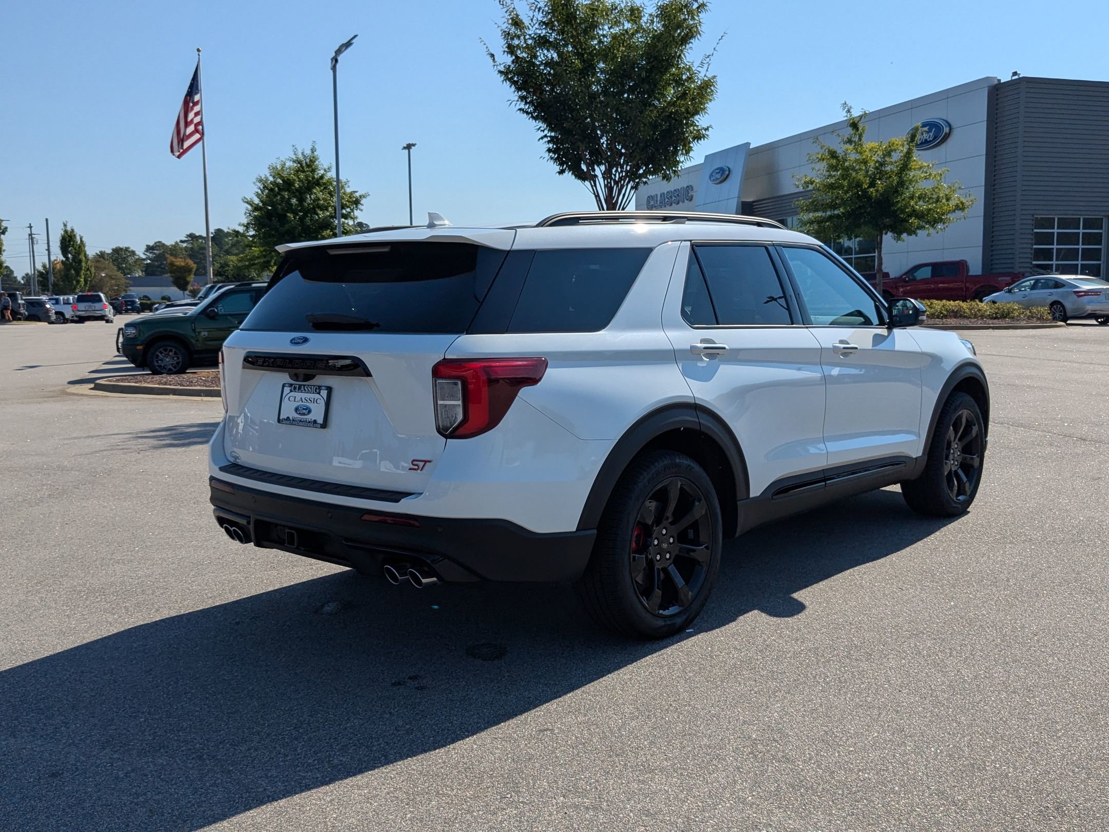 2024 Ford Explorer ST photo 8