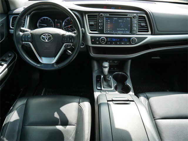 2017 Toyota Highlander XLE photo 10