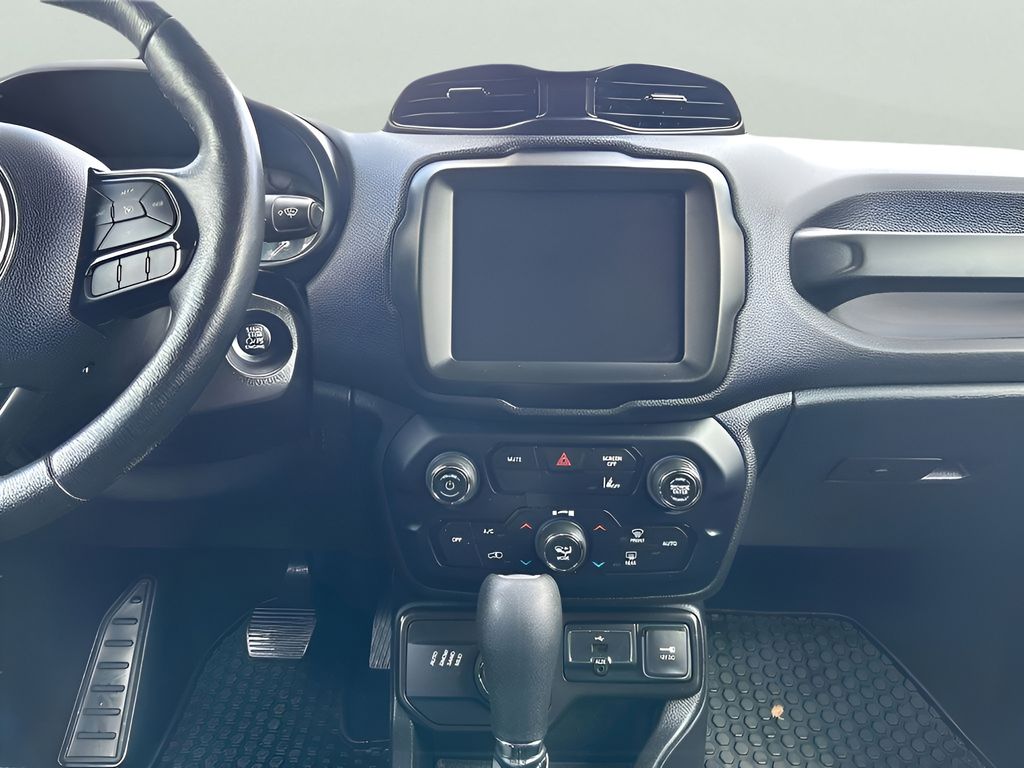 2022 Jeep Renegade Altitude photo 11