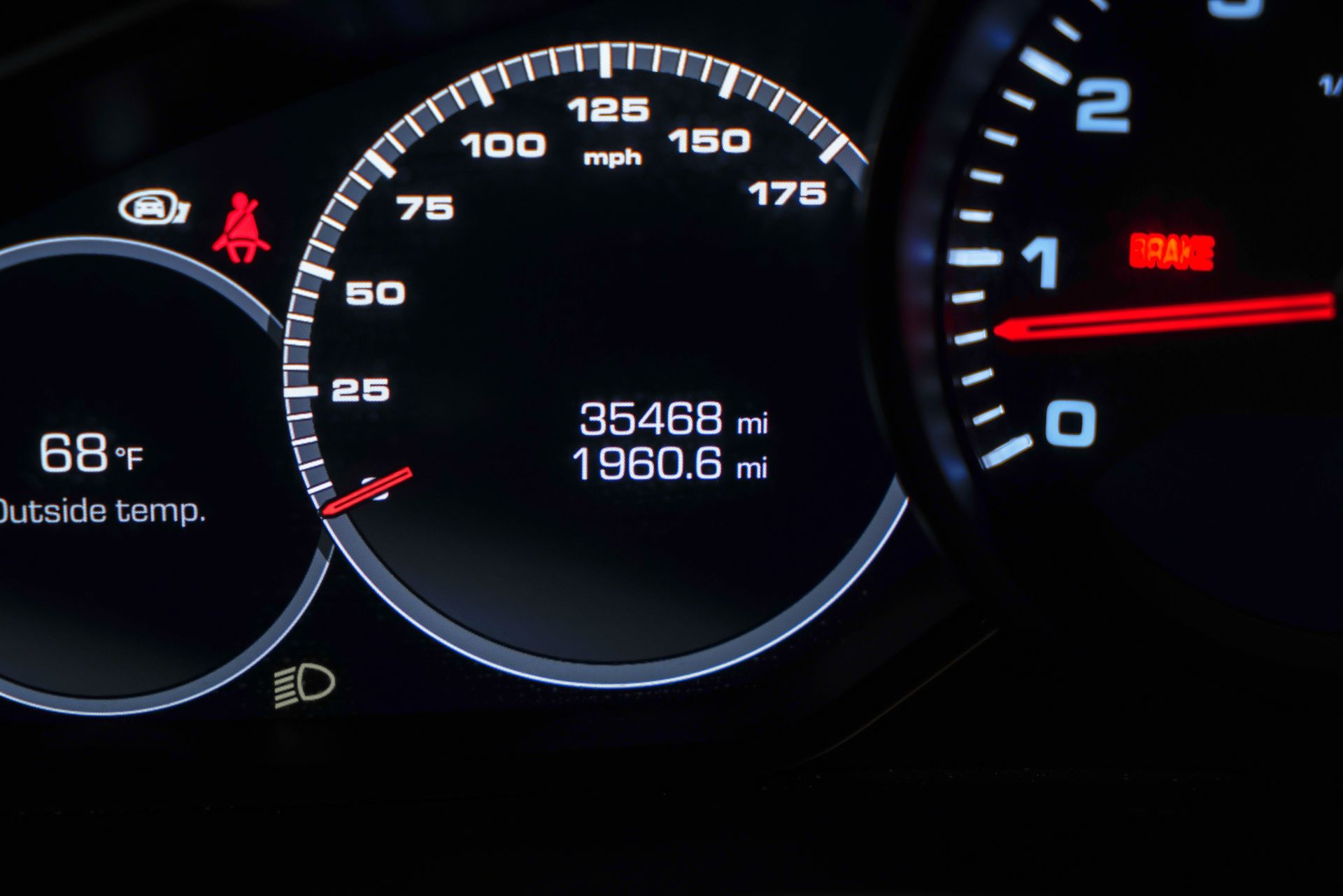 2020 Porsche Cayenne Base photo 20