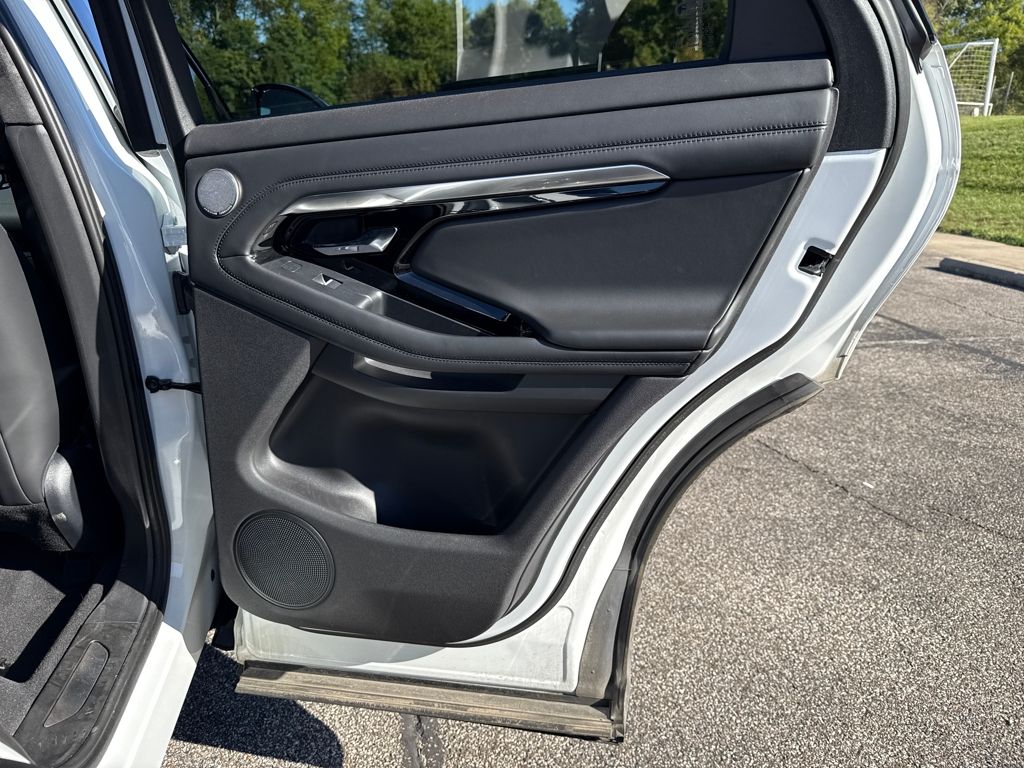 2021 Land Rover Range Rover Evoque R-Dynamic HSE photo 17