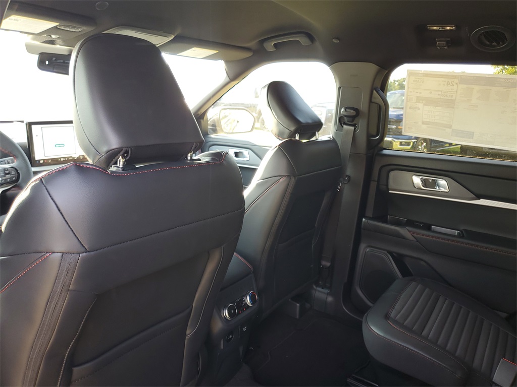 2025 Ford Explorer ST-Line photo 20