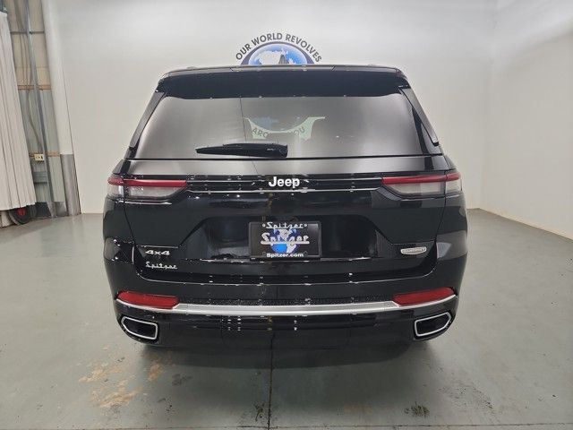 2025 Jeep Grand Cherokee Summit photo 3