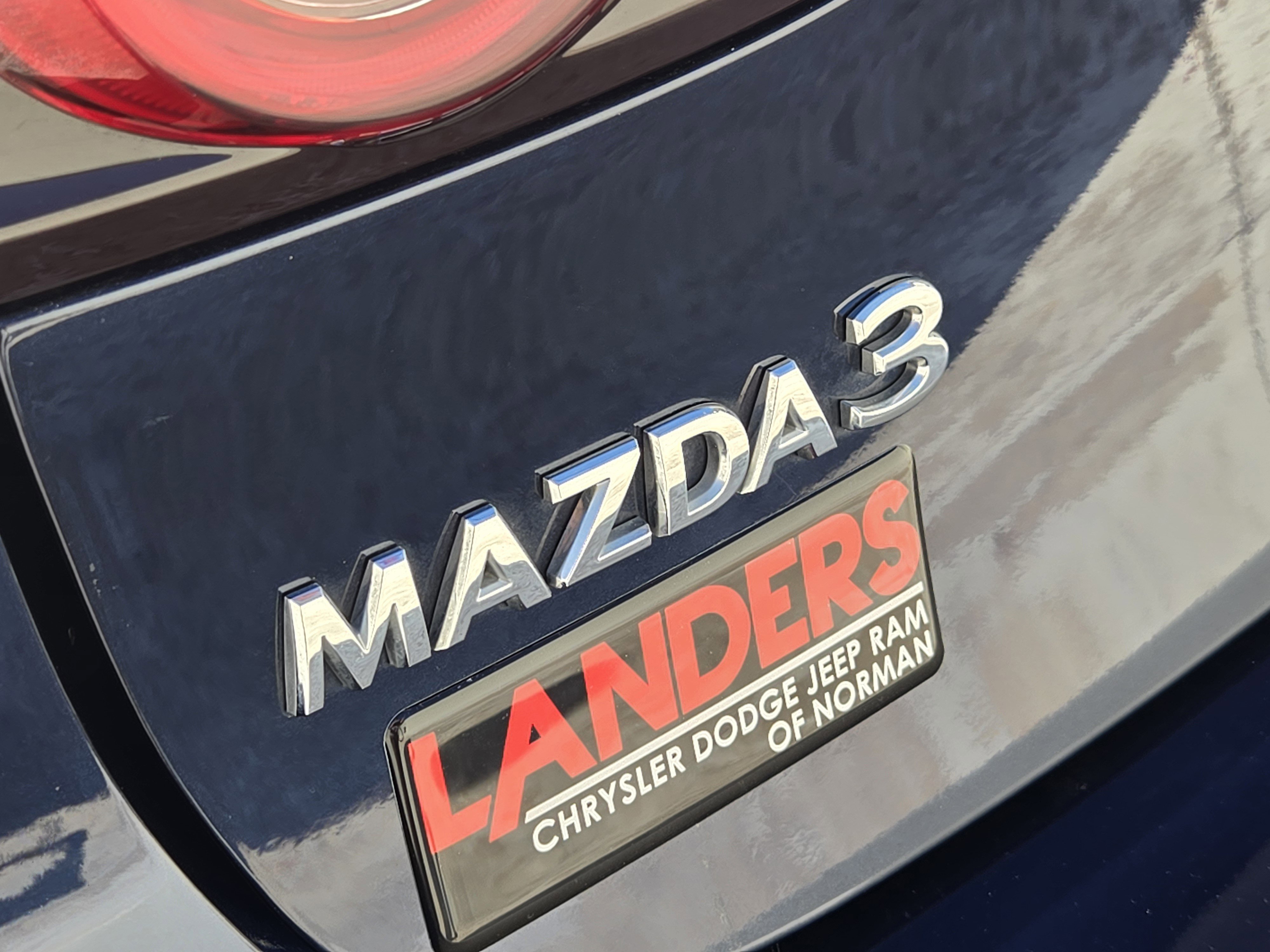 2025 Mazda Mazda3 2.5 Select Sport photo 2