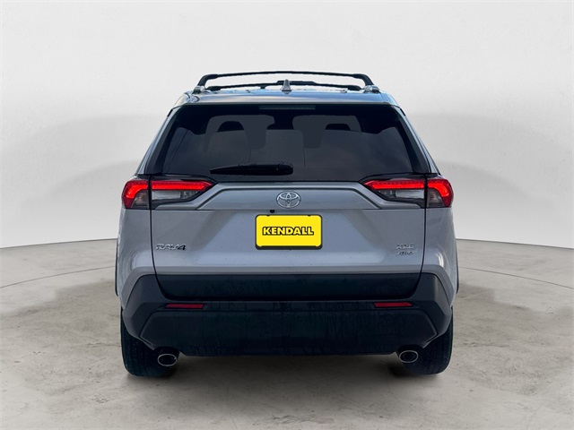 2024 Toyota RAV4 XLE photo 3