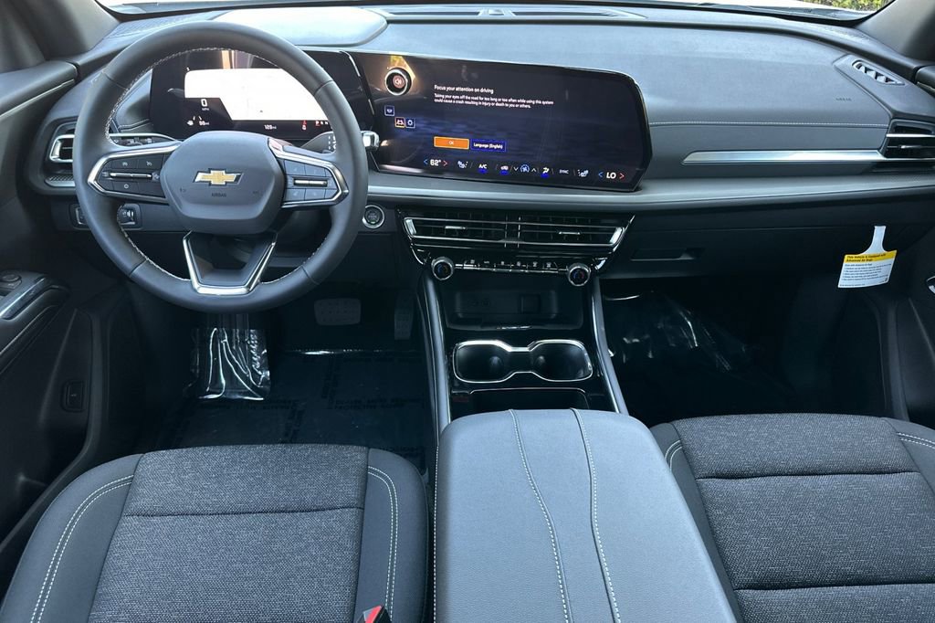 2025 Chevrolet Traverse photo 15