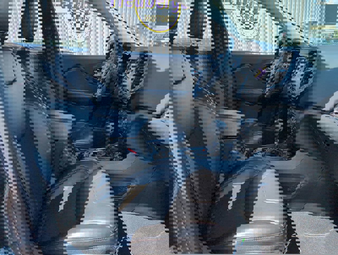 2021 Jeep Cherokee Altitude photo 16