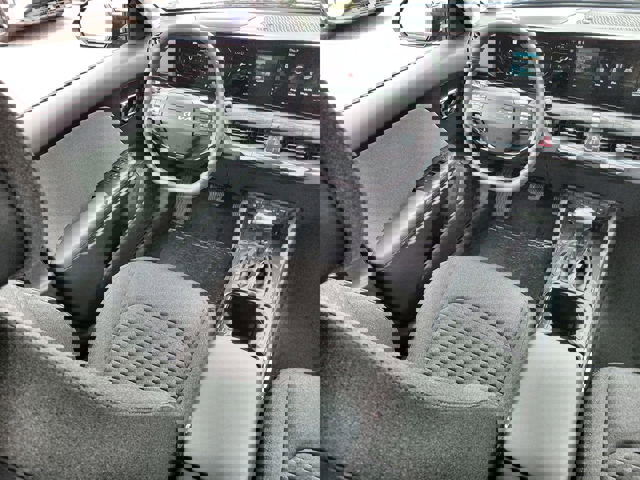 2025 Kia K4 EX photo 15