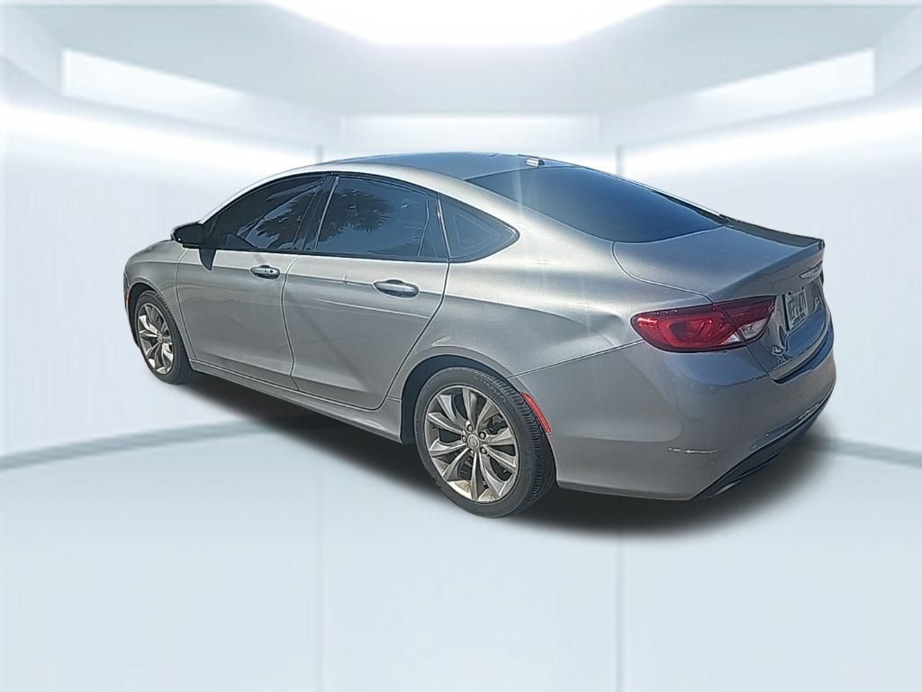 2015 Chrysler 200 S photo 3