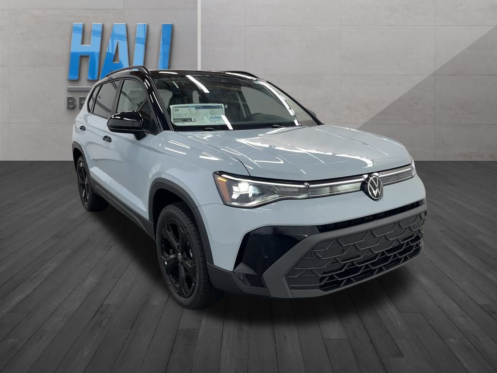 2025 Volkswagen Taos SE photo 7