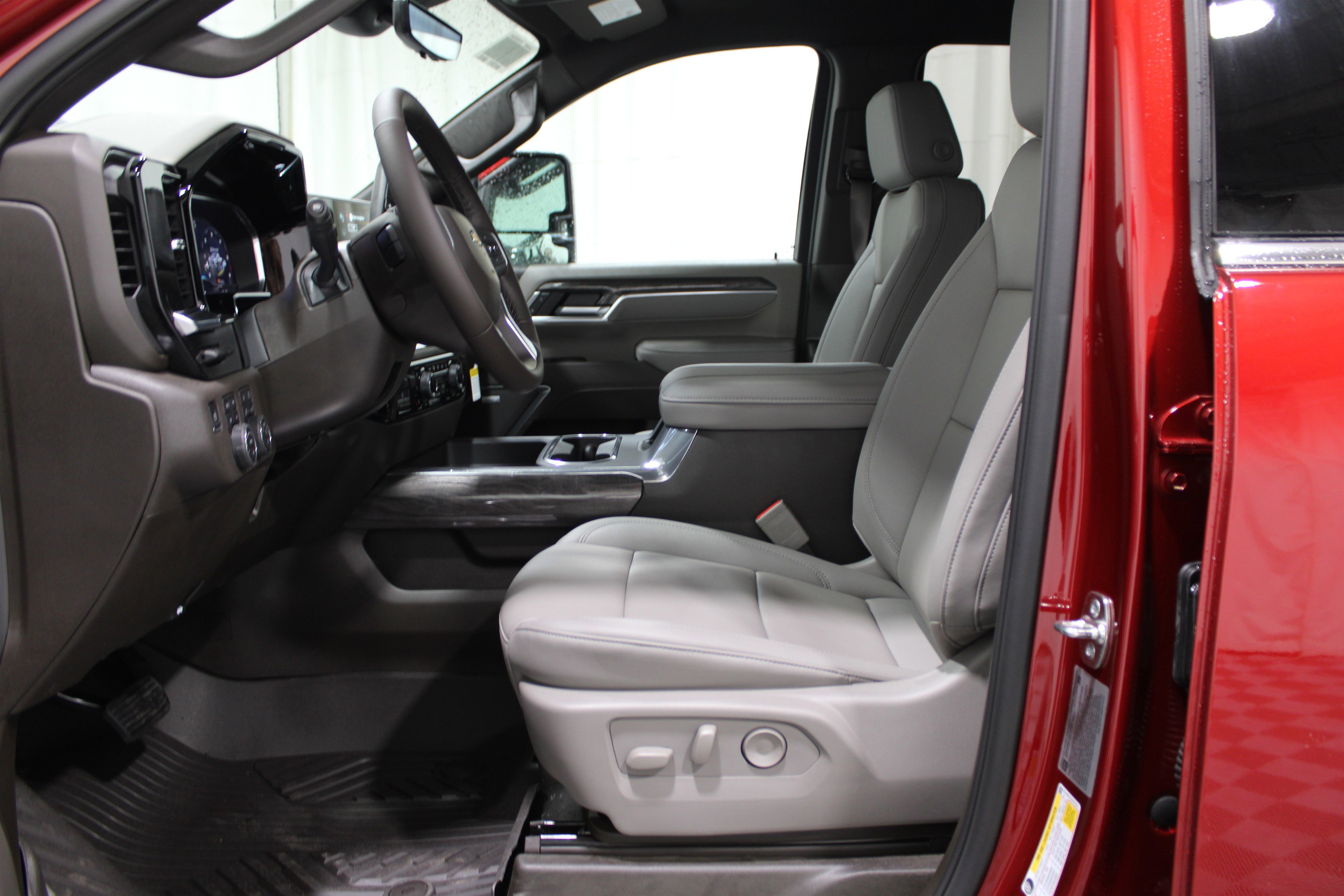 2025 Chevrolet Silverado 2500HD LTZ photo 3