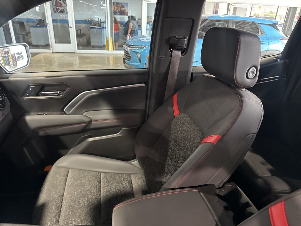 2024 Chevrolet Colorado Z71 photo 19