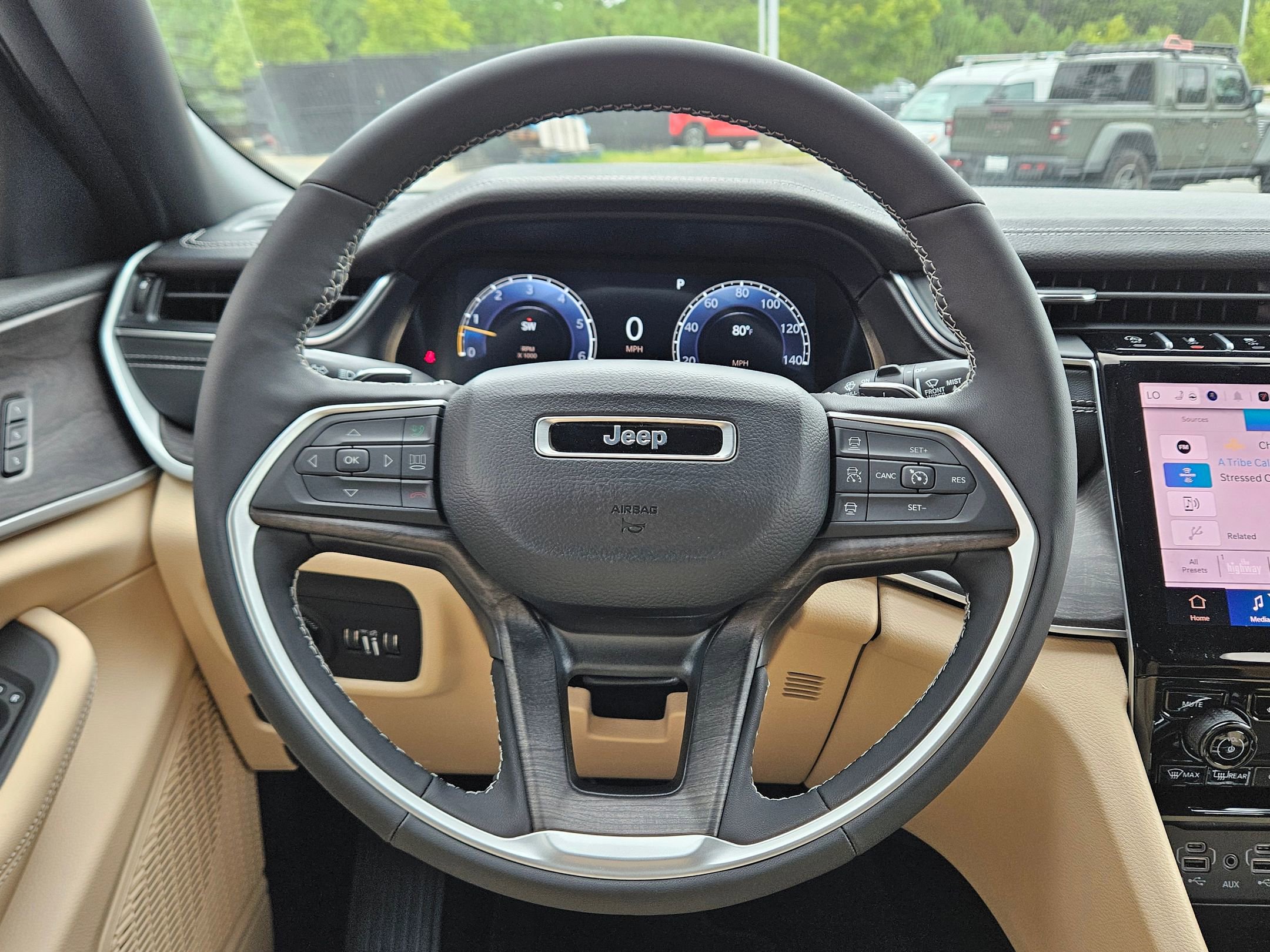 2025 Jeep Grand Cherokee Limited photo 14