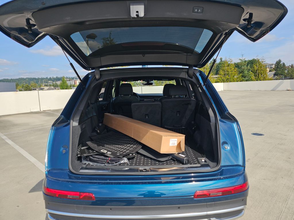 2022 Audi Q7 55 Prestige photo 17