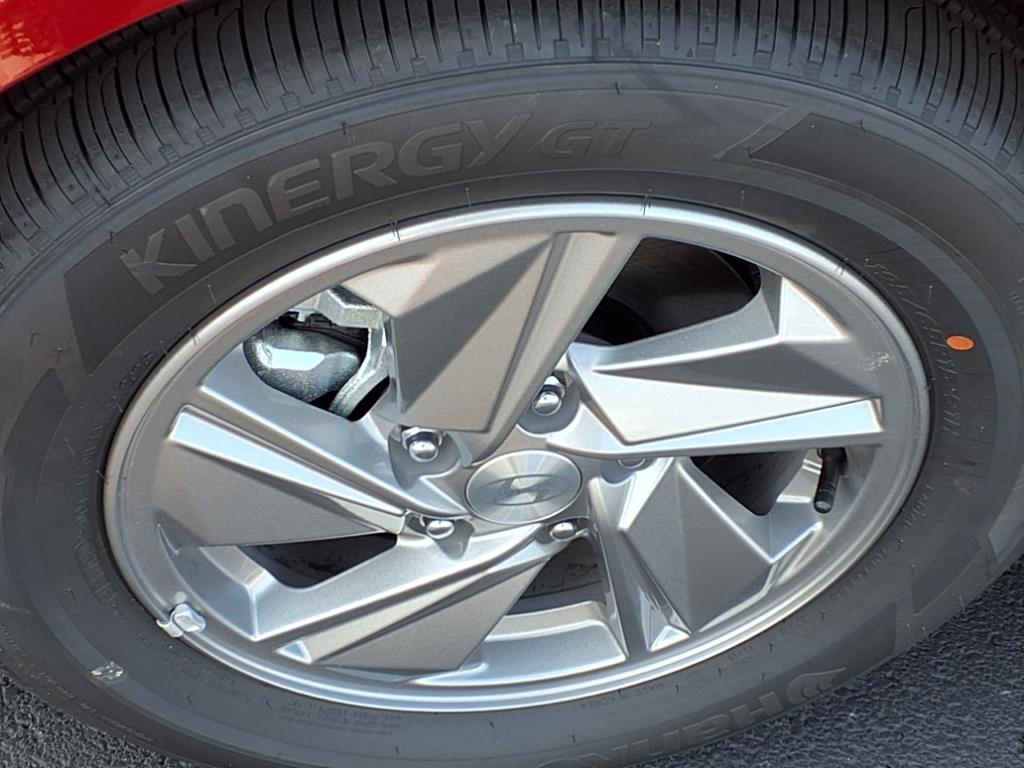 2025 Hyundai Elantra SE photo 13