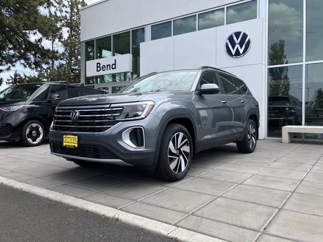 2025 Volkswagen Atlas SE Technology photo 3