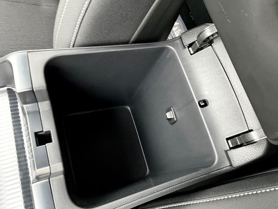 2025 Jeep Grand Cherokee Laredo photo 21