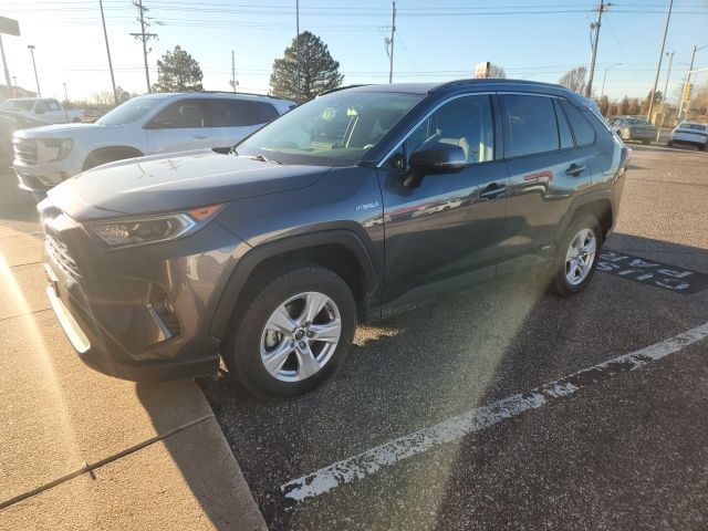 2019 Toyota RAV4 XLE's photo
