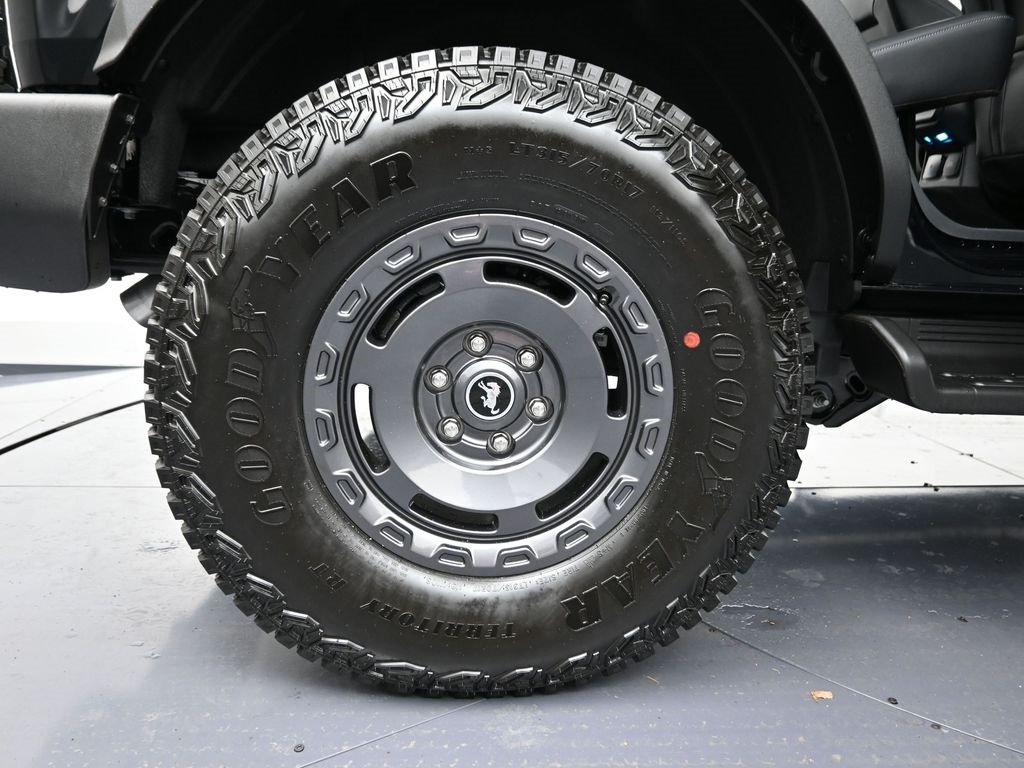 2025 Ford Bronco Outer Banks photo 28