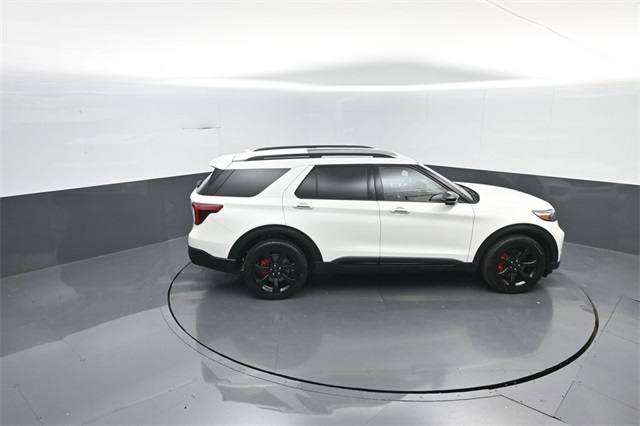 2022 Ford Explorer ST photo 25