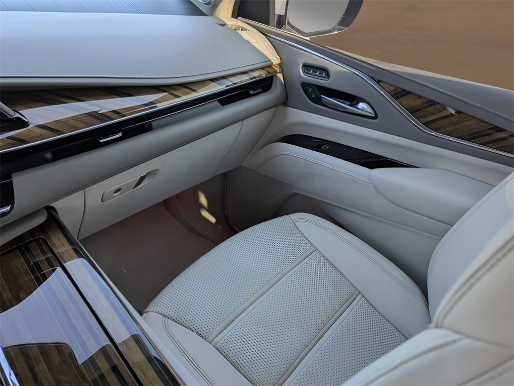 2023 Cadillac Escalade ESV Sport Platinum photo 25