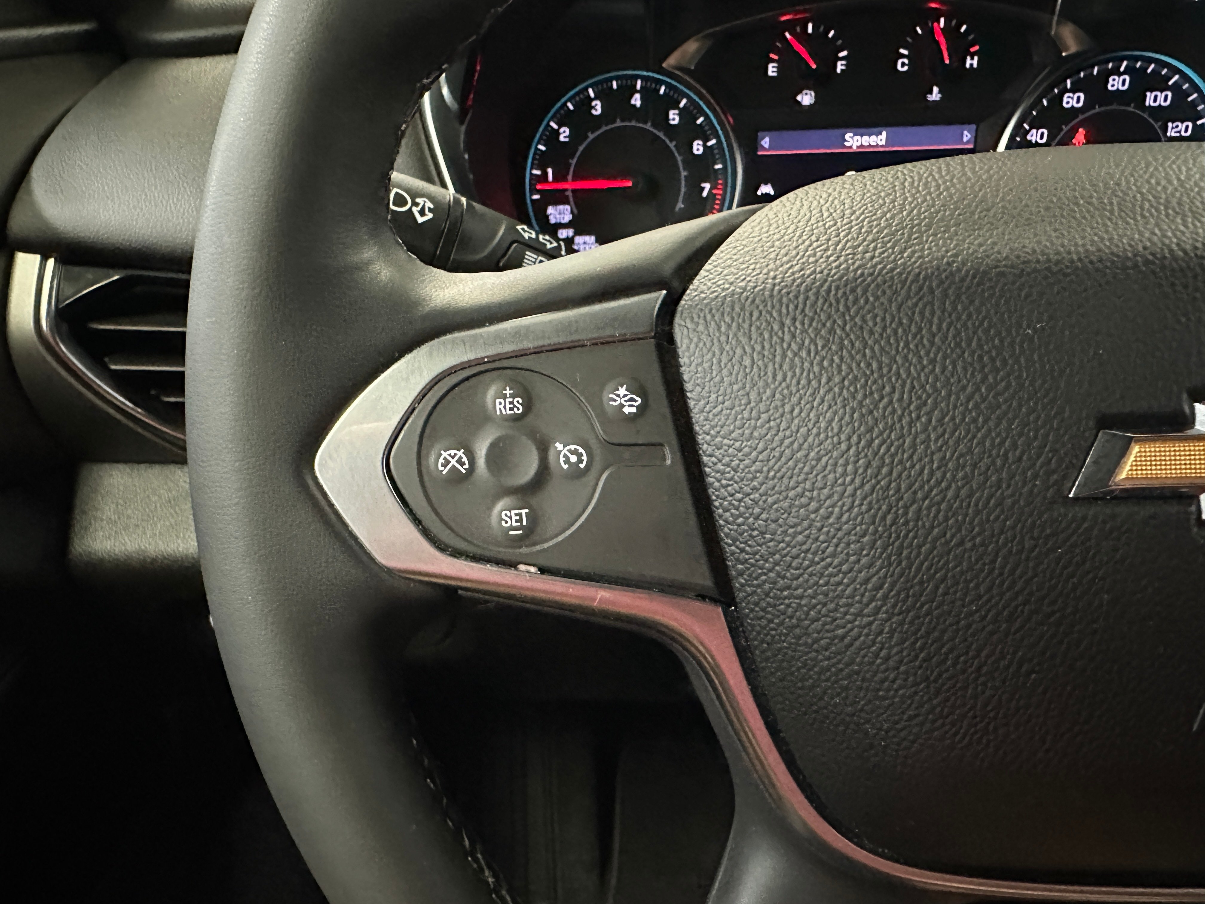 2023 Chevrolet Traverse Cloth photo 3