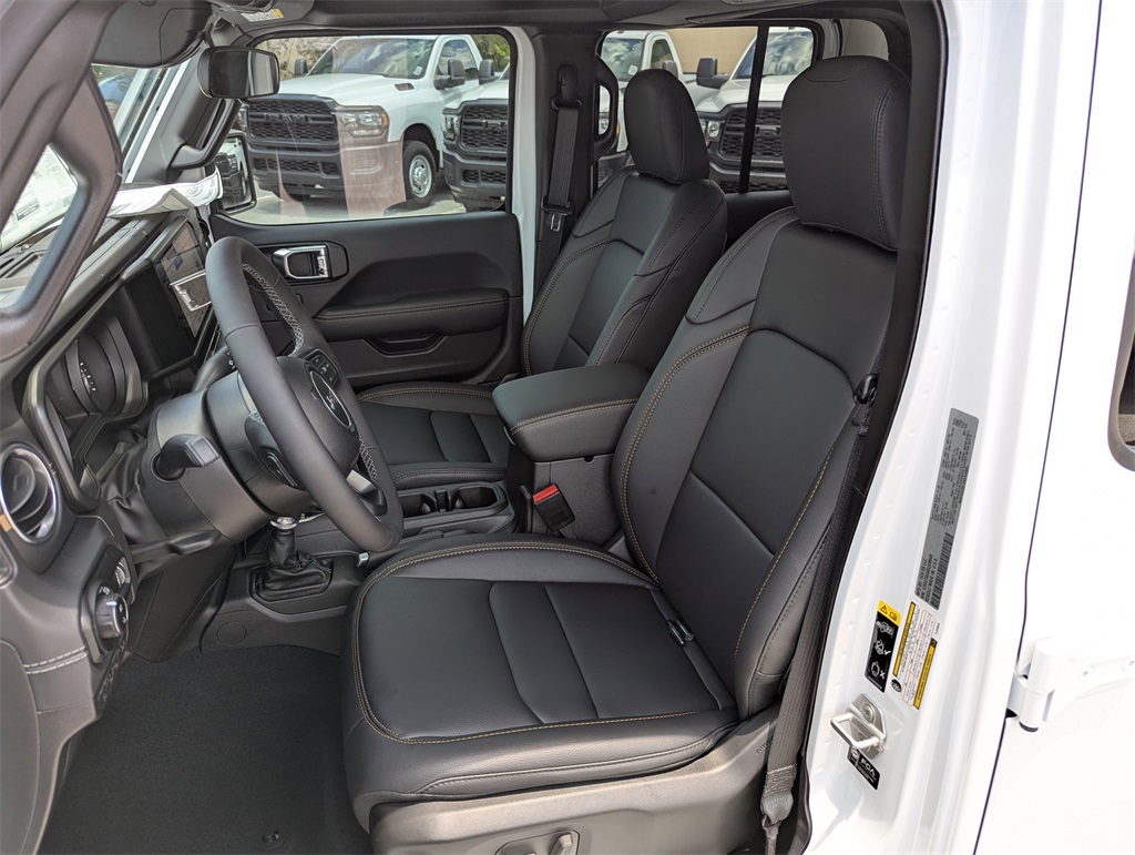 2025 Jeep Gladiator Sport photo 11