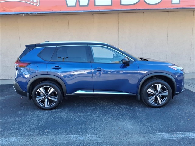 2023 Nissan Rogue SL photo 2