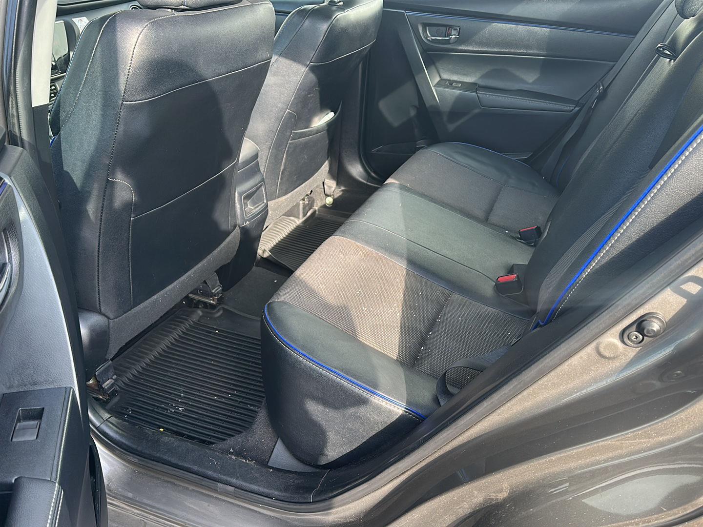 2018 Toyota Corolla SE photo 5