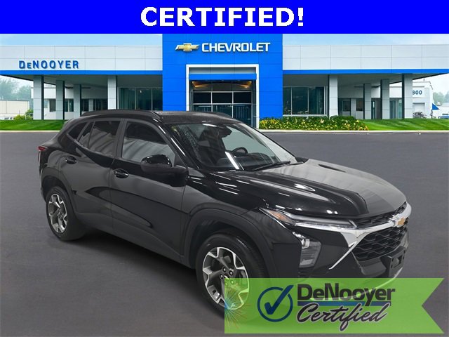 2024 Chevrolet Trax LT photo 3
