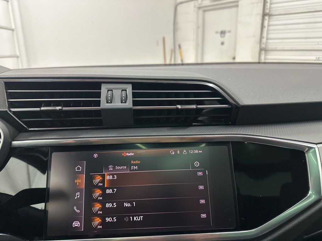 2022 Audi Q3 Premium photo 6