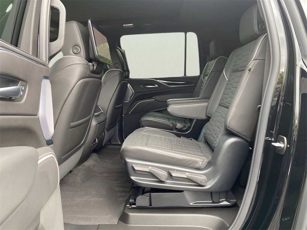 2024 Cadillac Escalade ESV V-Series photo 13