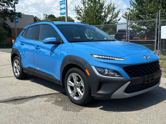 2022 Hyundai Kona SEL photo 3