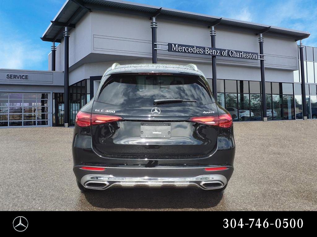 2025 Mercedes Benz GLC 300 4MATIC photo 3