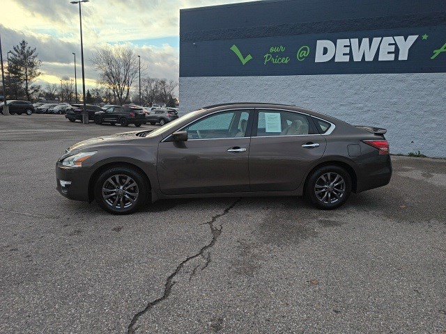 2015 Nissan Altima 2.5 S photo 2