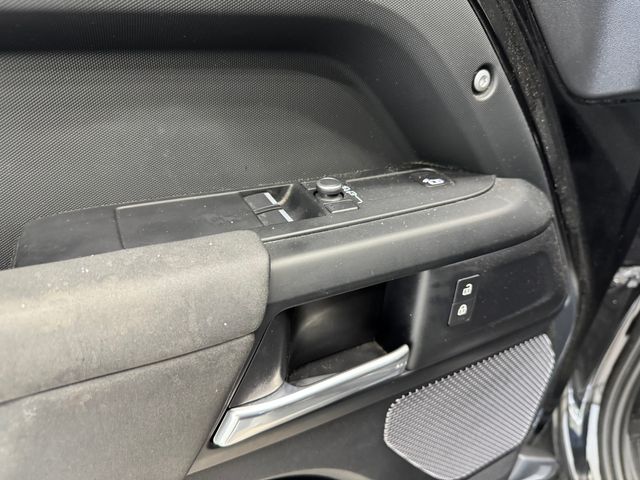 2021 Land Rover Defender 90 X-Dynamic S photo 34